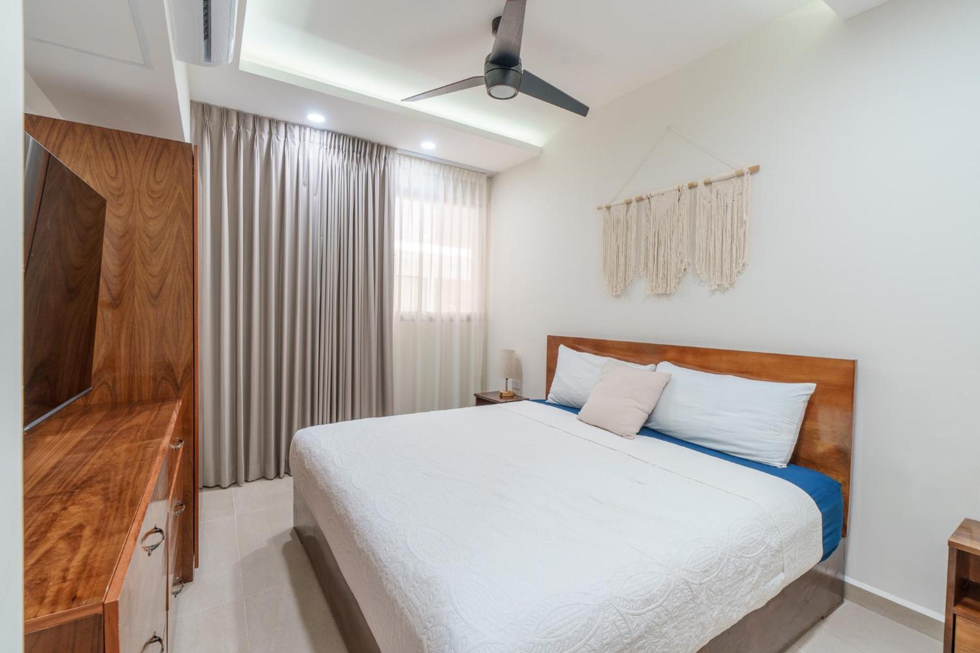 Apartment Downtown Penthouse With Private Pool, Rooftop Pool And Gym, Short Distance From Beaches, Restaurants & Nightlife