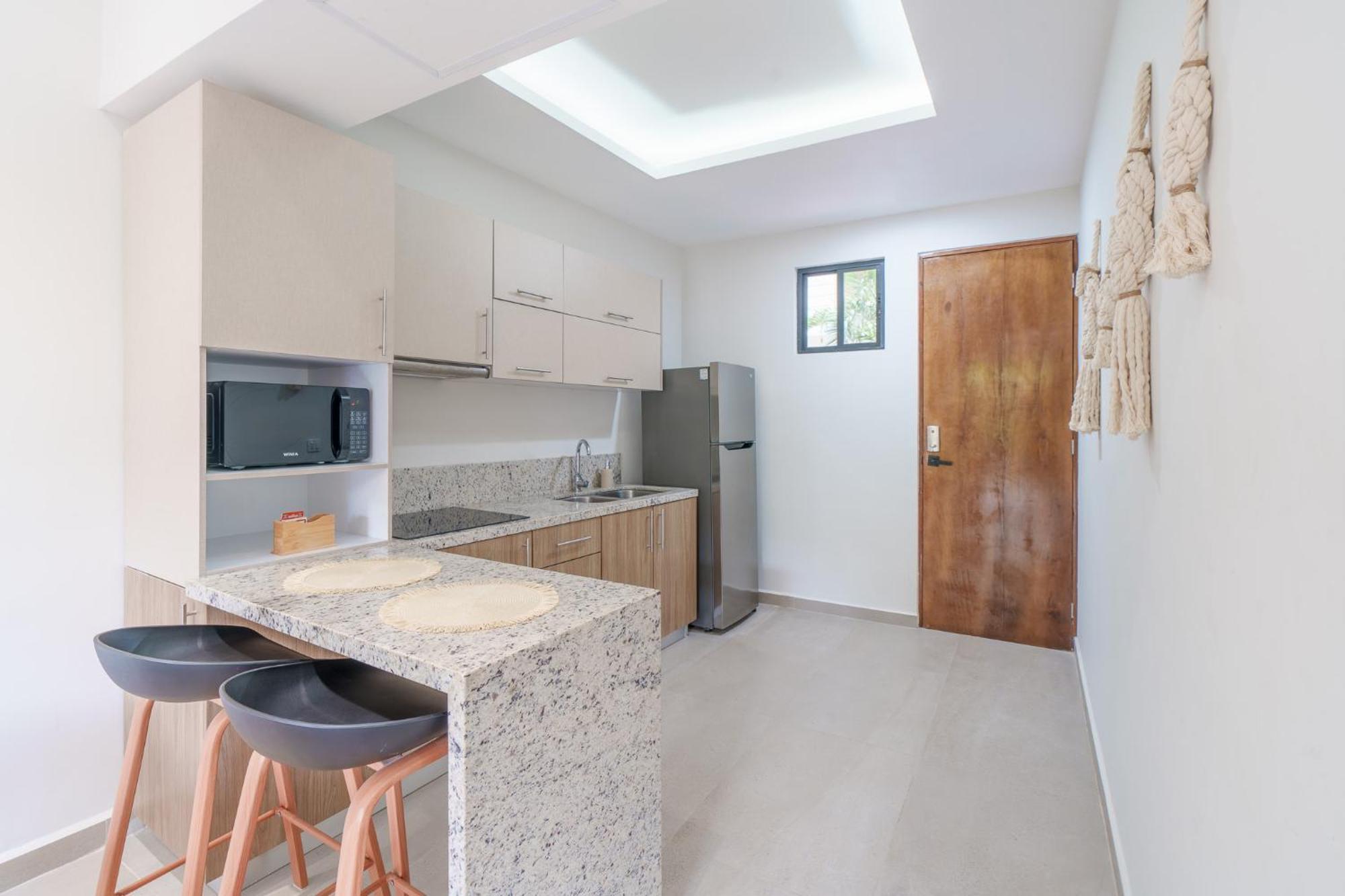 Downtown Penthouse With Private Pool, Rooftop Pool And Gym, Short Distance From Beaches, Restaurants & Nightlife Apartment